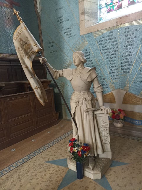 Scey-sur-Saône-et-Saint-Albin : Église Saint-Martin